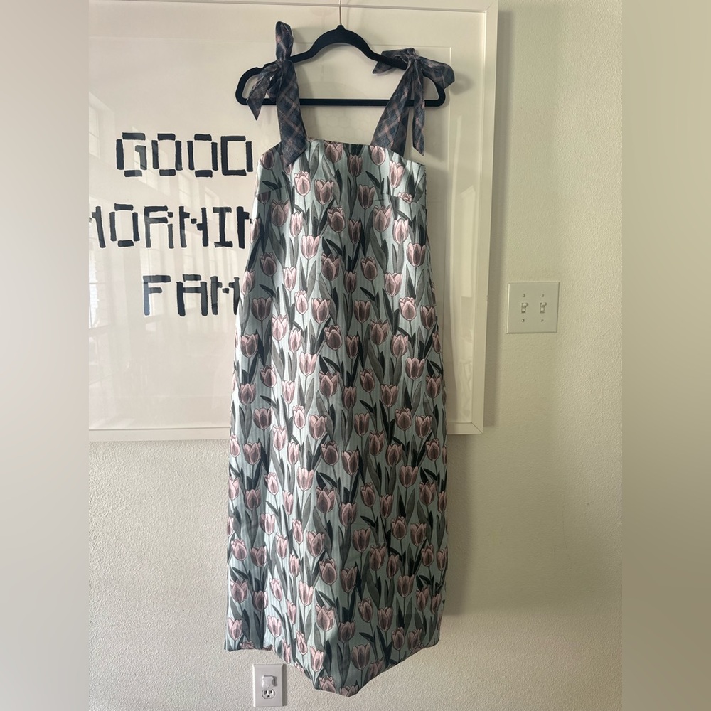 Buru Tulip Jacquard Pillar Dress